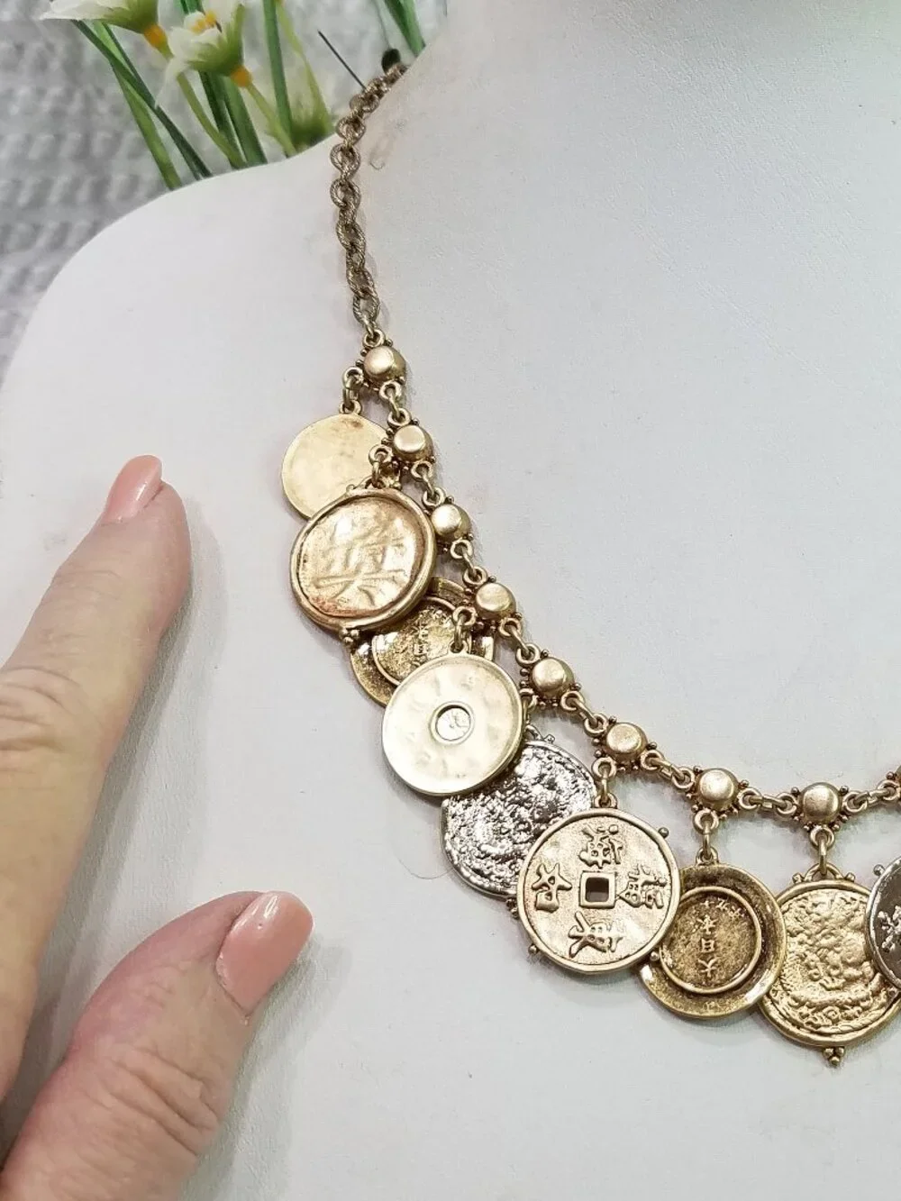 Vintage Signed Chico's Gypsy Style Gold Tone Asian Coins Bib Choker Necklace - Picture 4 of 5